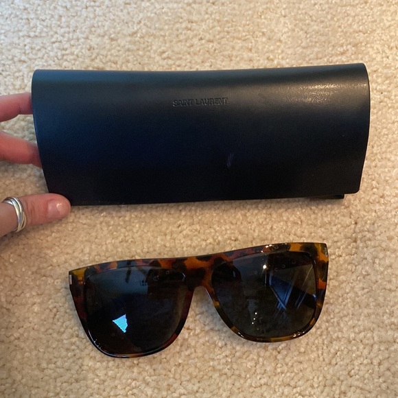 Saint Laurent Tortoise Frame Flat Top - Picture 2 of 7